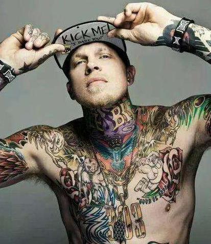 摇滚明星 奇怪 纹身,奇思妙想纹身下的摇滚明星风采