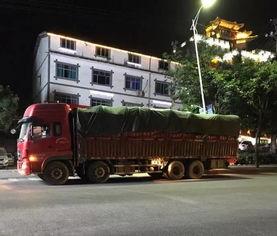 明星坐大货车图片,大货车上的温馨时光