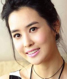 韩国女明星李多海图片,美丽与才华并存的韩国女神