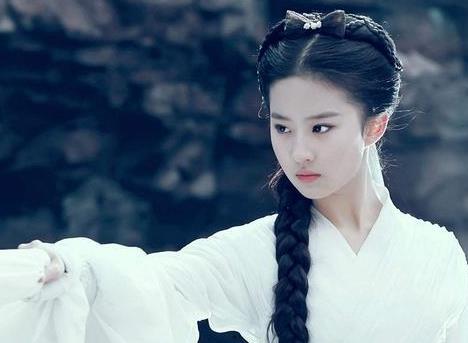 穿白色古装的仙女网红,白色古装网红的梦幻魅力