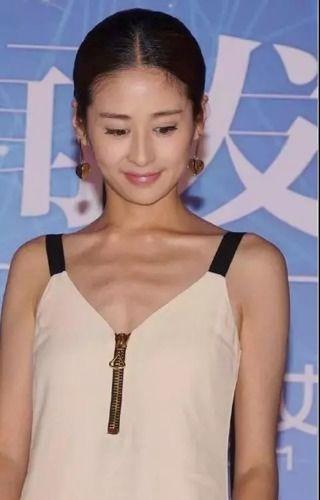 女明星皮包骨头