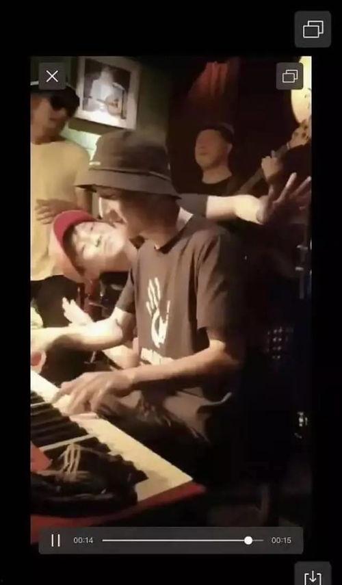 明星吧也疯狂,疯狂演绎，星光熠熠的娱乐盛宴