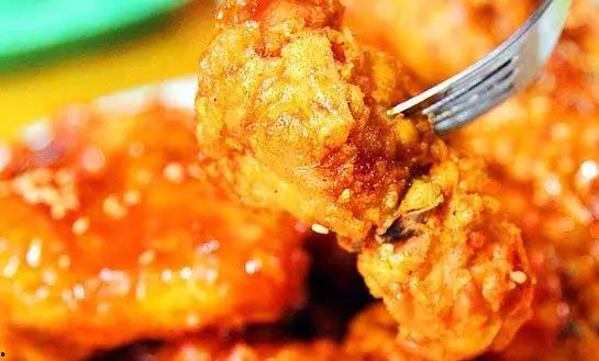 吃瓜群众嘴唇加鸡腿,揭秘娱乐圈幕后故事