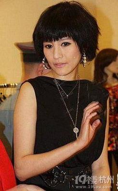 长的难看女明星,揭开长貌不扬女明星的美丽蜕变之路