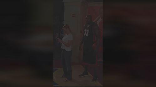 明星扮路人恶搞视频