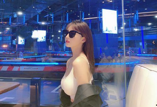 网红宝军女友,揭秘网红背后的甜蜜生活